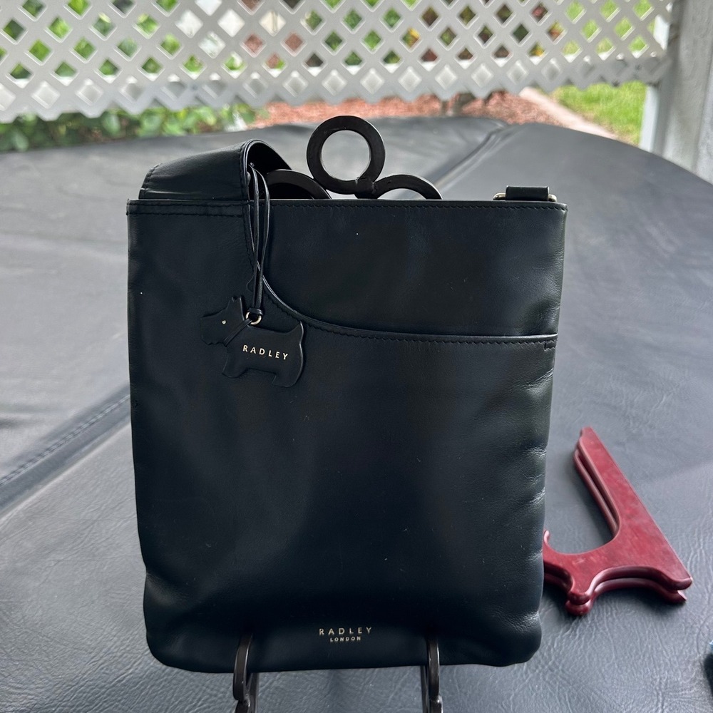 Radley London Black Leather Crossbody Bag Pocket Bag with Scottie Dog Charm EUC